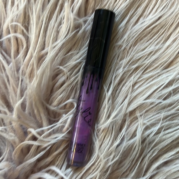 COPY - Kylie Cosmetics Lipstick - Picture 7 of 14